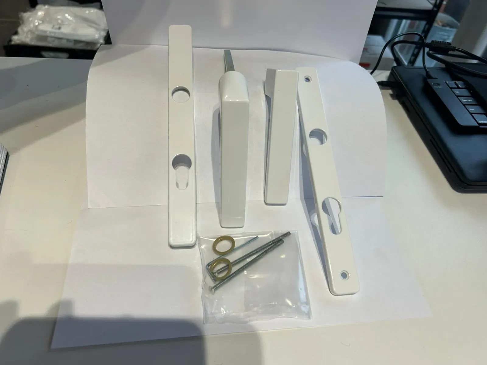 poignet_porte_blanche