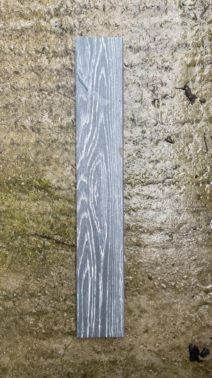 plinthe_carrelage_effet_bois